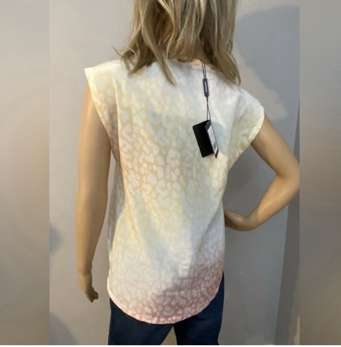 Go Cashmere 100% Silk Pastel Muted Leopard Print Blouse NWT Size 36 Sm MRP ($245