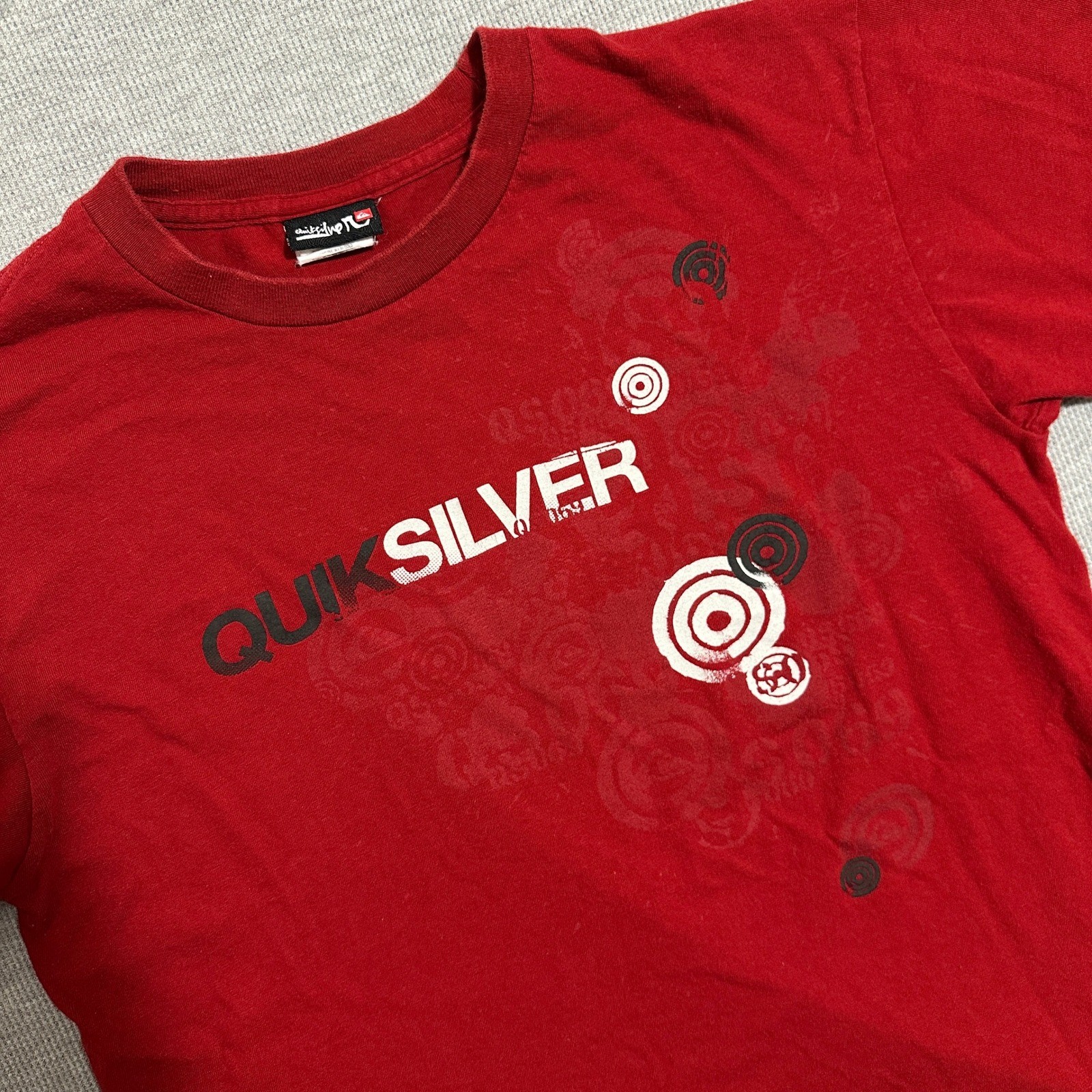 Quiksilver Womens XL Red Logo Graphic Tee Y2K Surf Skate Streetwear