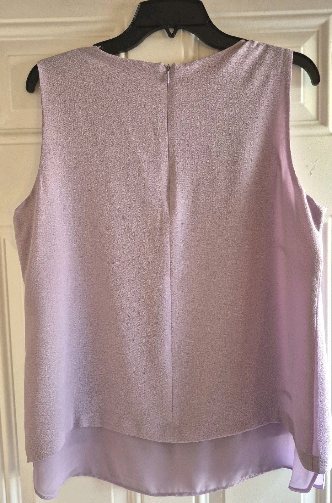 ROSE + OLIVE Slvls Blouse – M – Scoop Neck, Back Neck Zip, Lined, Tiered Hem