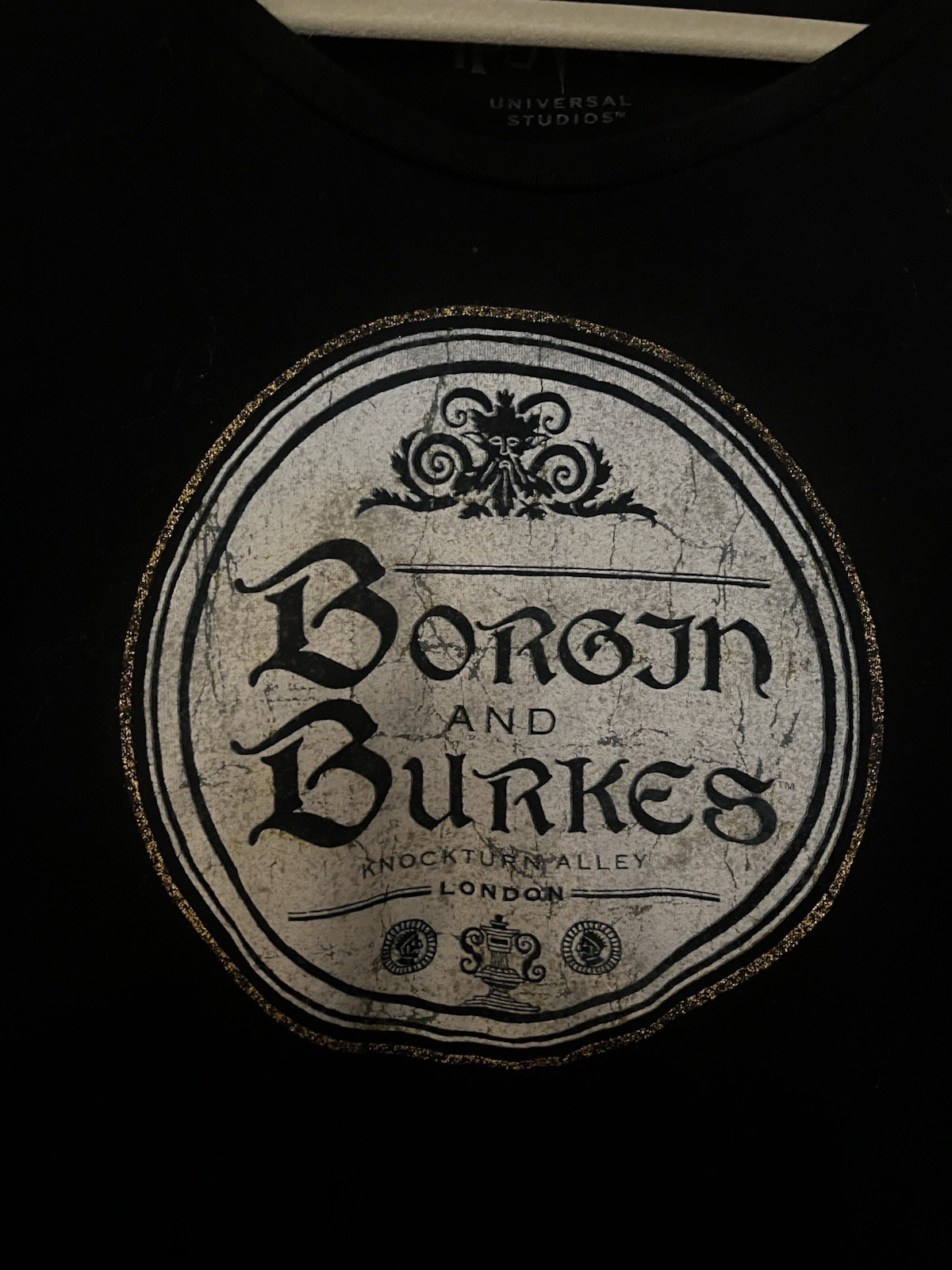 The Wizarding World of Harry Potter Borgin and Burke’s Women’s Shirt XS Black[M]