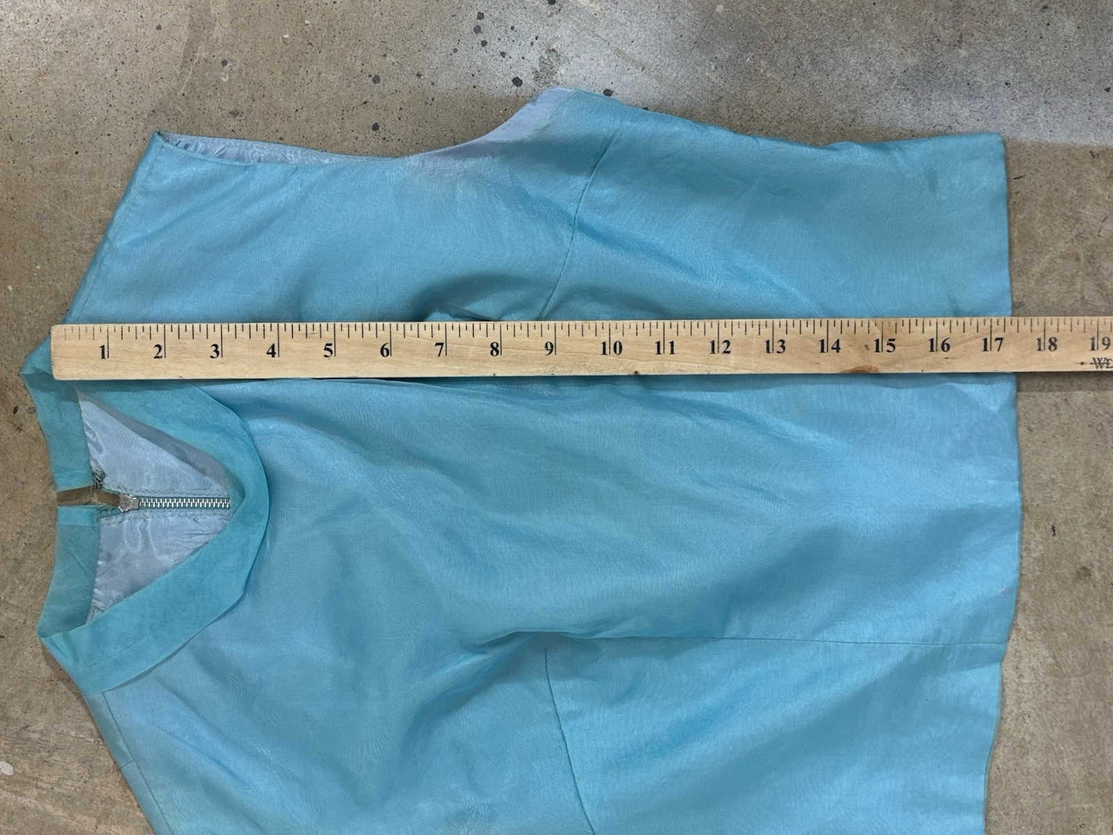 True Vintage Fitted Crop Top Shirt Blue Women’s Full Zip Back Darting 60s READ