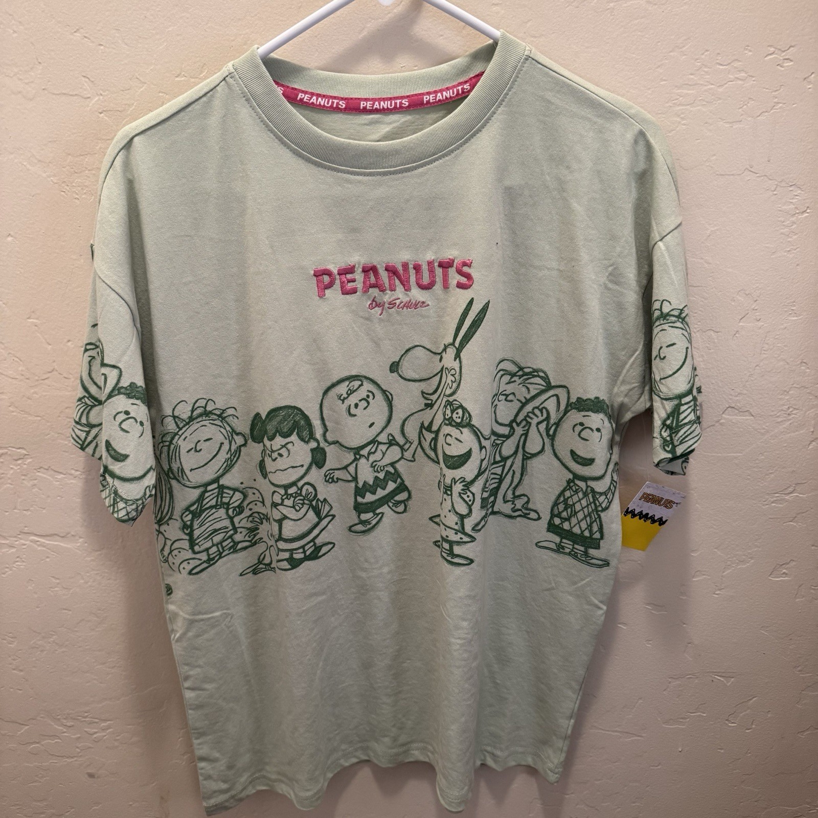 Peanuts T-Shirt Women’s Snoopy, Charlie Brown & Gang Green Embroidered Small NWT
