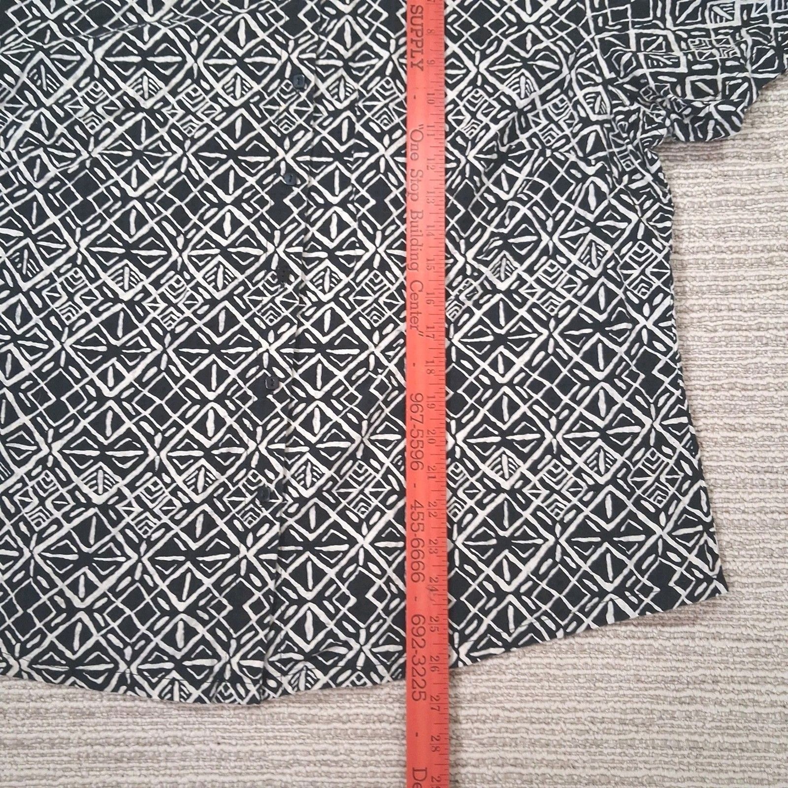 ​Erika Woman Shirt 1X Plus Black White Geometric Cotton Button Front Short Sleev