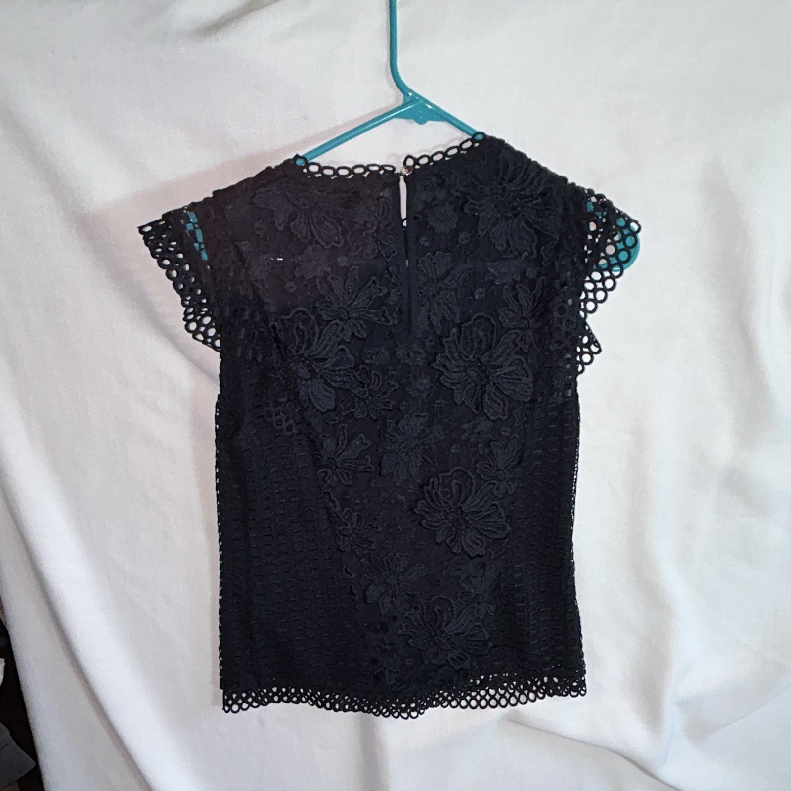 Ted Baker London Women’s Black Floral Lace Cap Sleeve Lined Blouse Zip 2