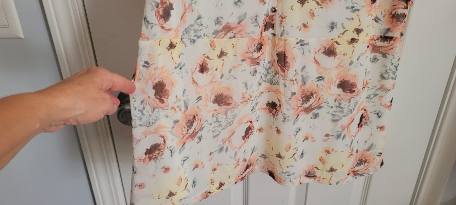 NWOT A Love Story Woman’s Floral Blouse Top Size 2X Gold Tone Buttons Buttons