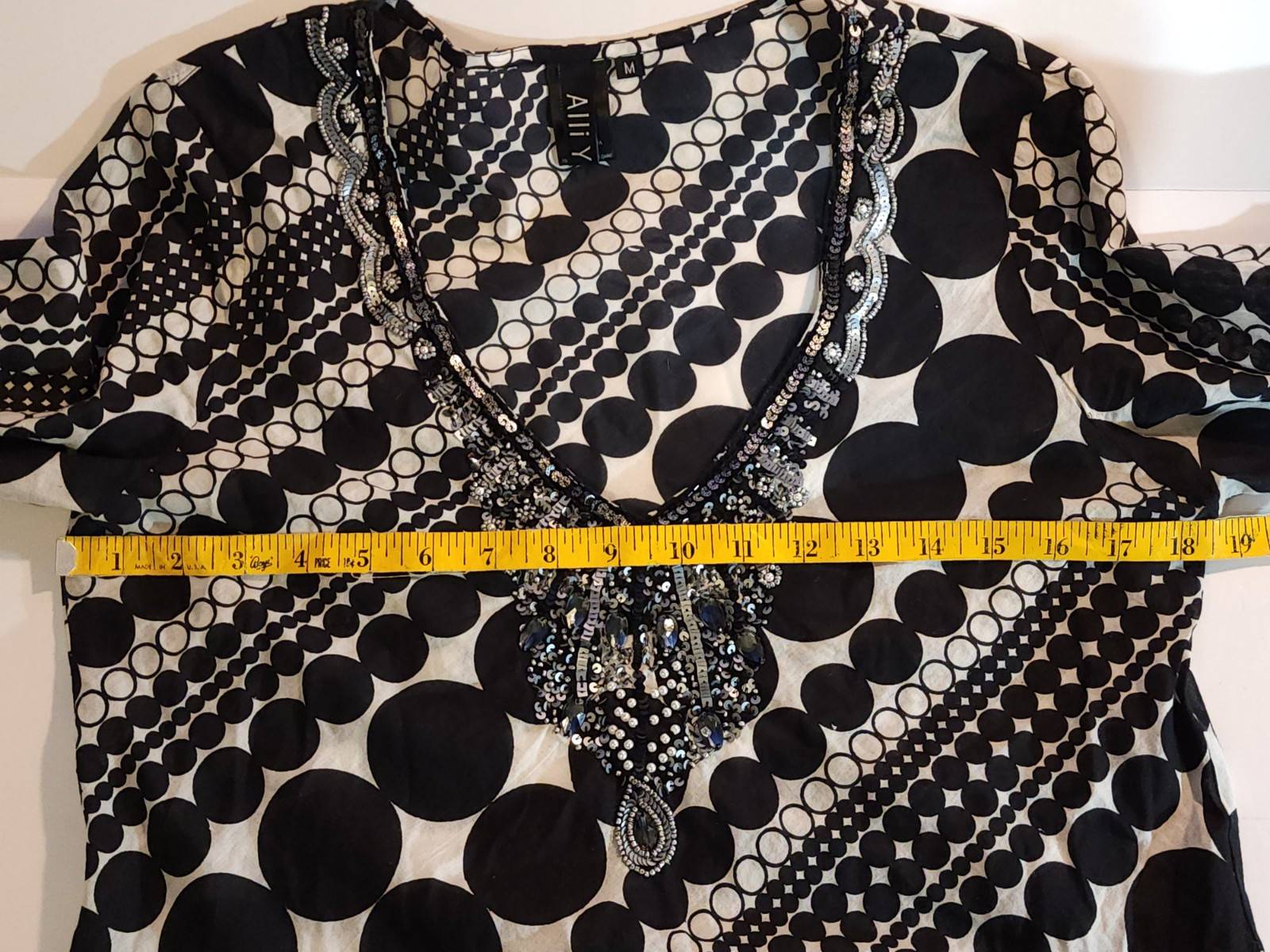 Womens Alli Y M Sequined Jeweled Top Tunic Blouse Hippie Black and White Boho