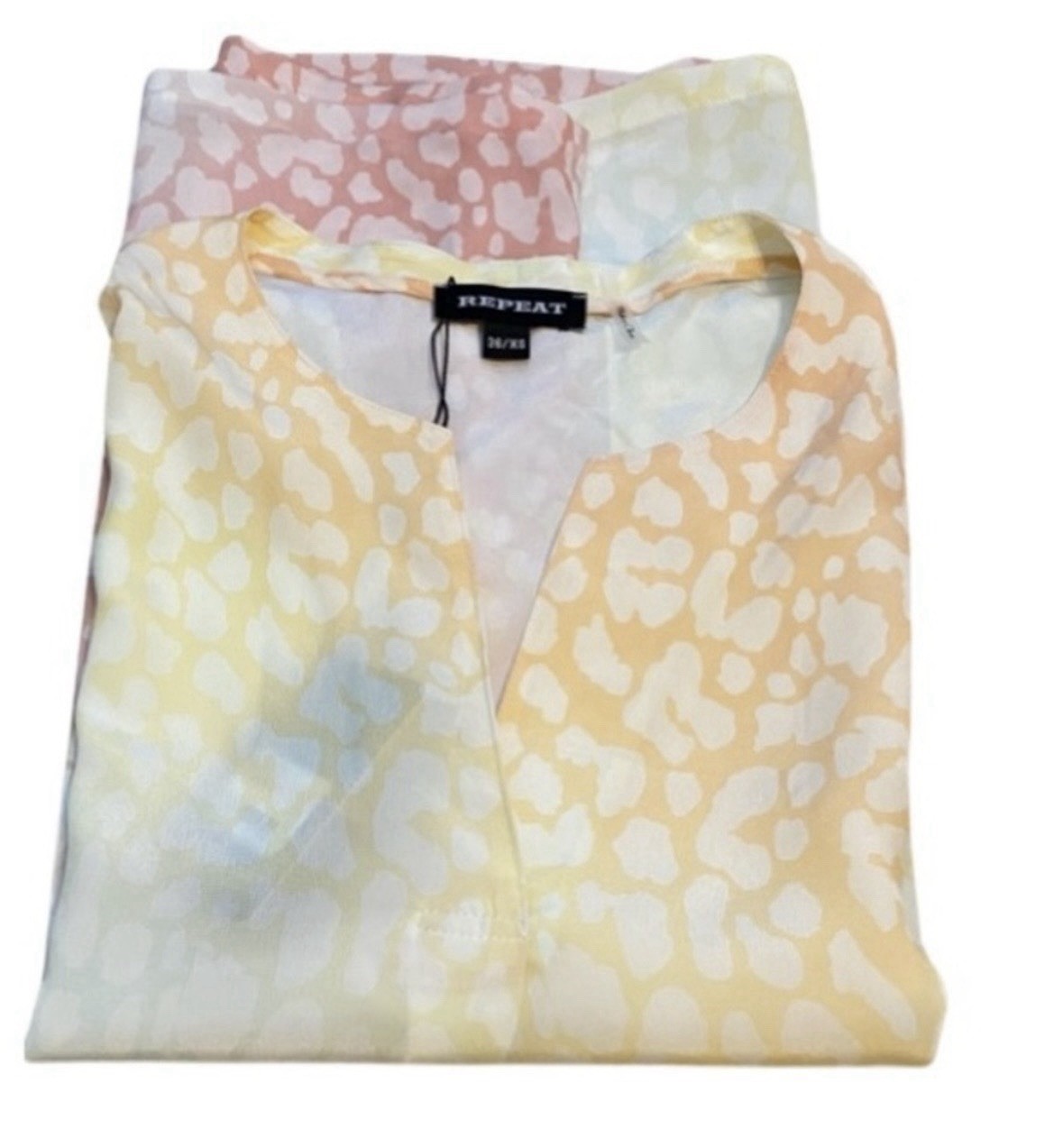 Go Cashmere 100% Silk Pastel Muted Leopard Print Blouse NWT Size 36 Sm MRP ($245