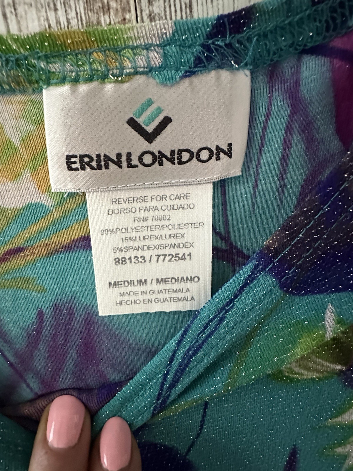 ERIN LONDON Women’s Sz M Colorful Tropical Patten Stretch Glitter Sleeveless Top