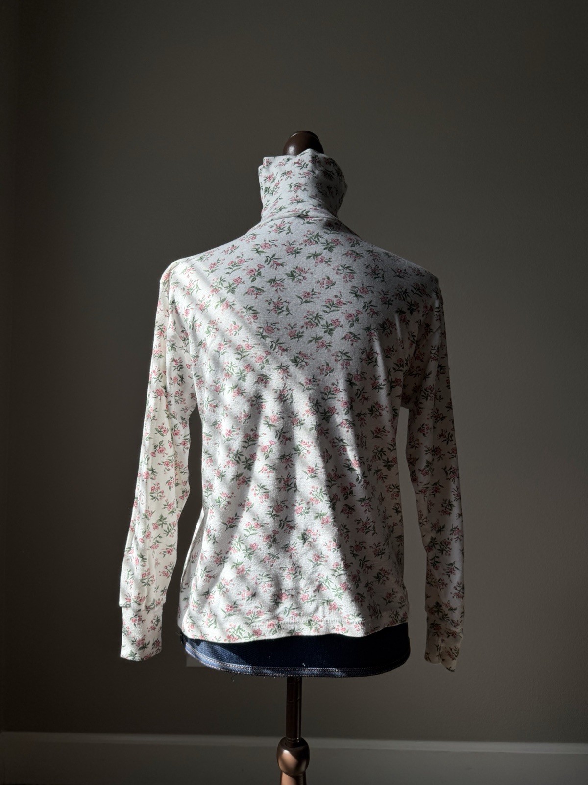 vintage white turtleneck floral print design sweater