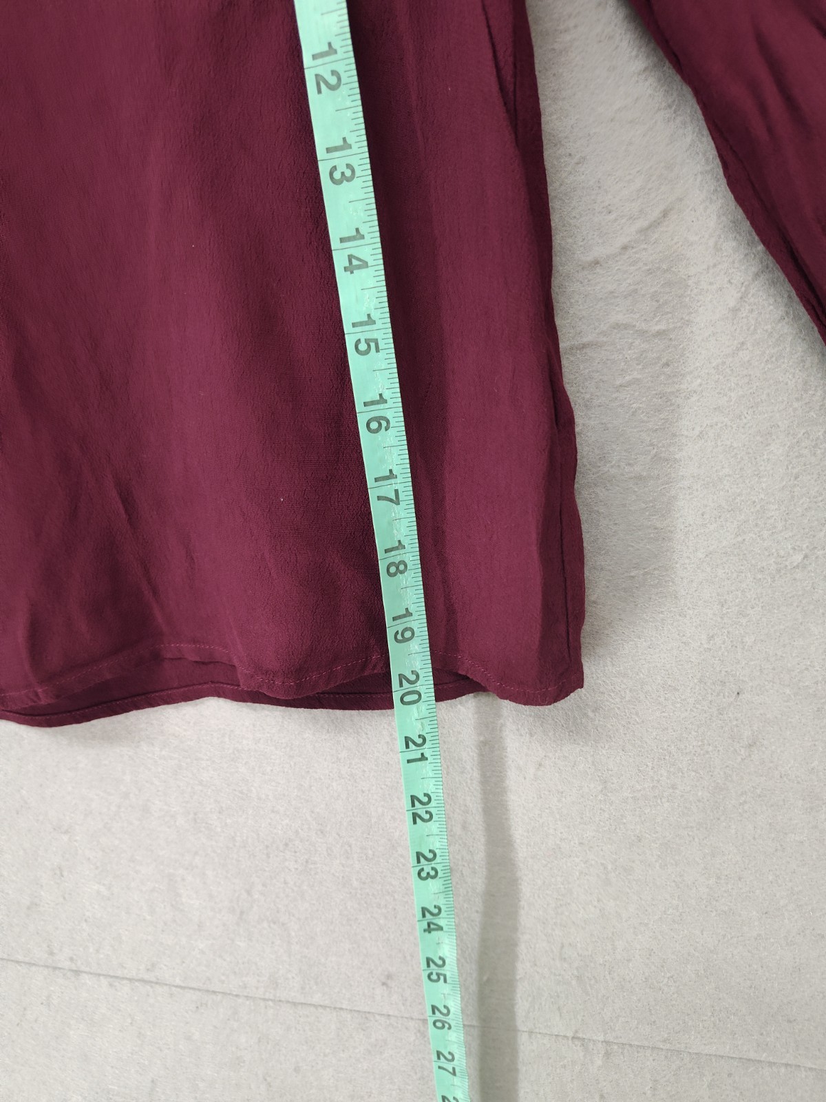 Forever 21 Women Top Small Burgundy 100% Rayon Long Sleeve V Neck Casual Fit