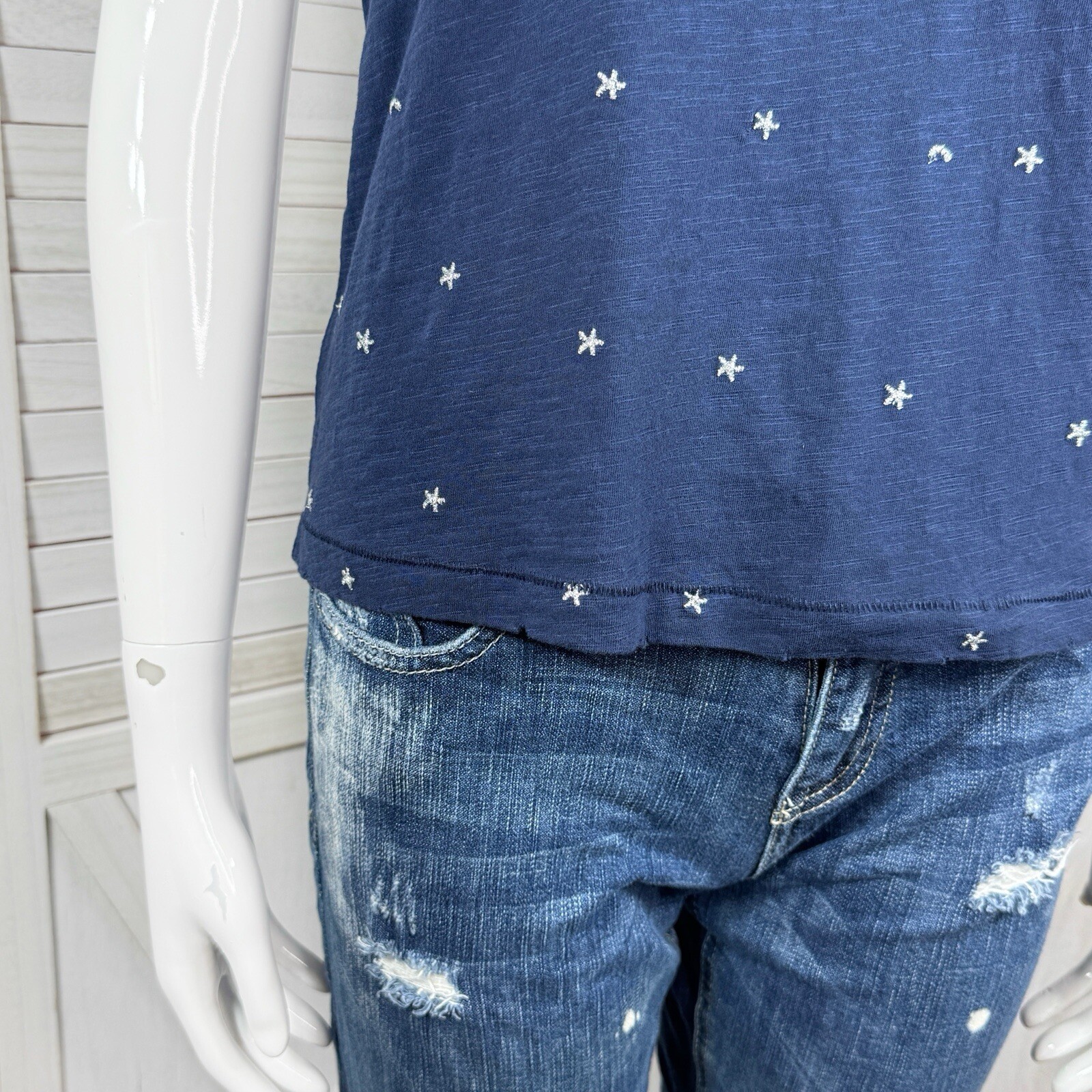 Lucky Brand Shirt Women Small Blue Embroidered Stars Moons Slub Tee Crop