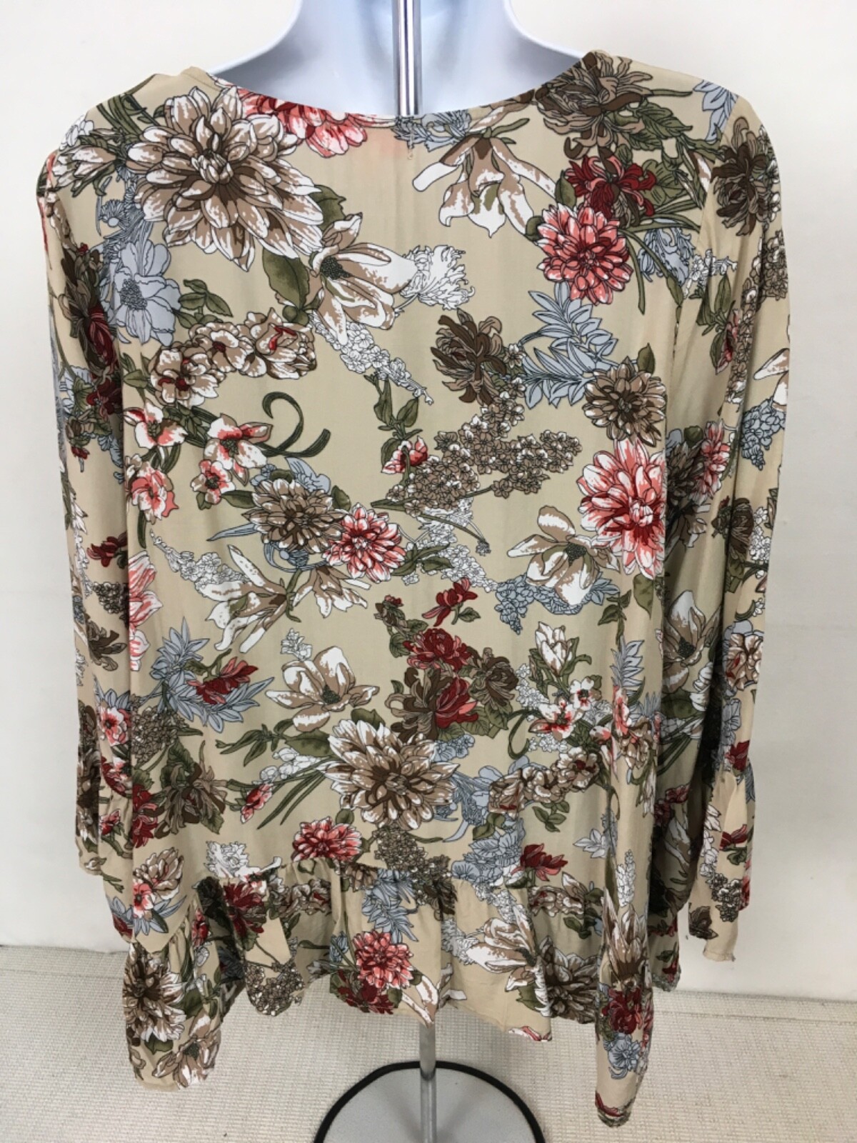 Pink Lily WomensTop Size M Tan w Pink Blue White Flowers Bell Sleeves Round Neck