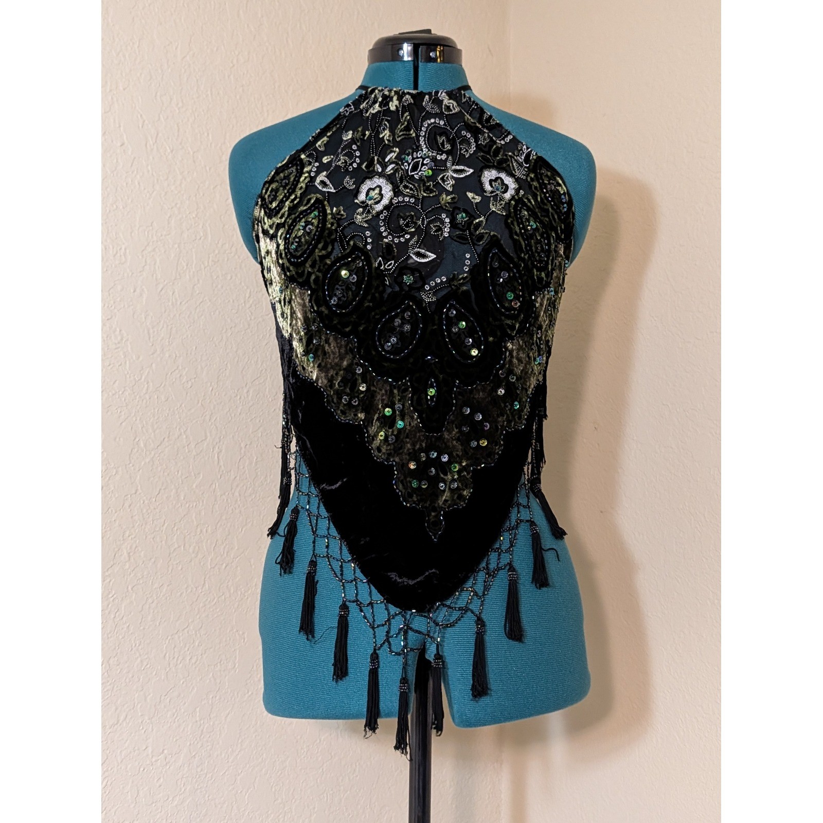 VTGBlack Velvet Beaded Halter Top Tassel Fringe Handkerchief Festival Small?