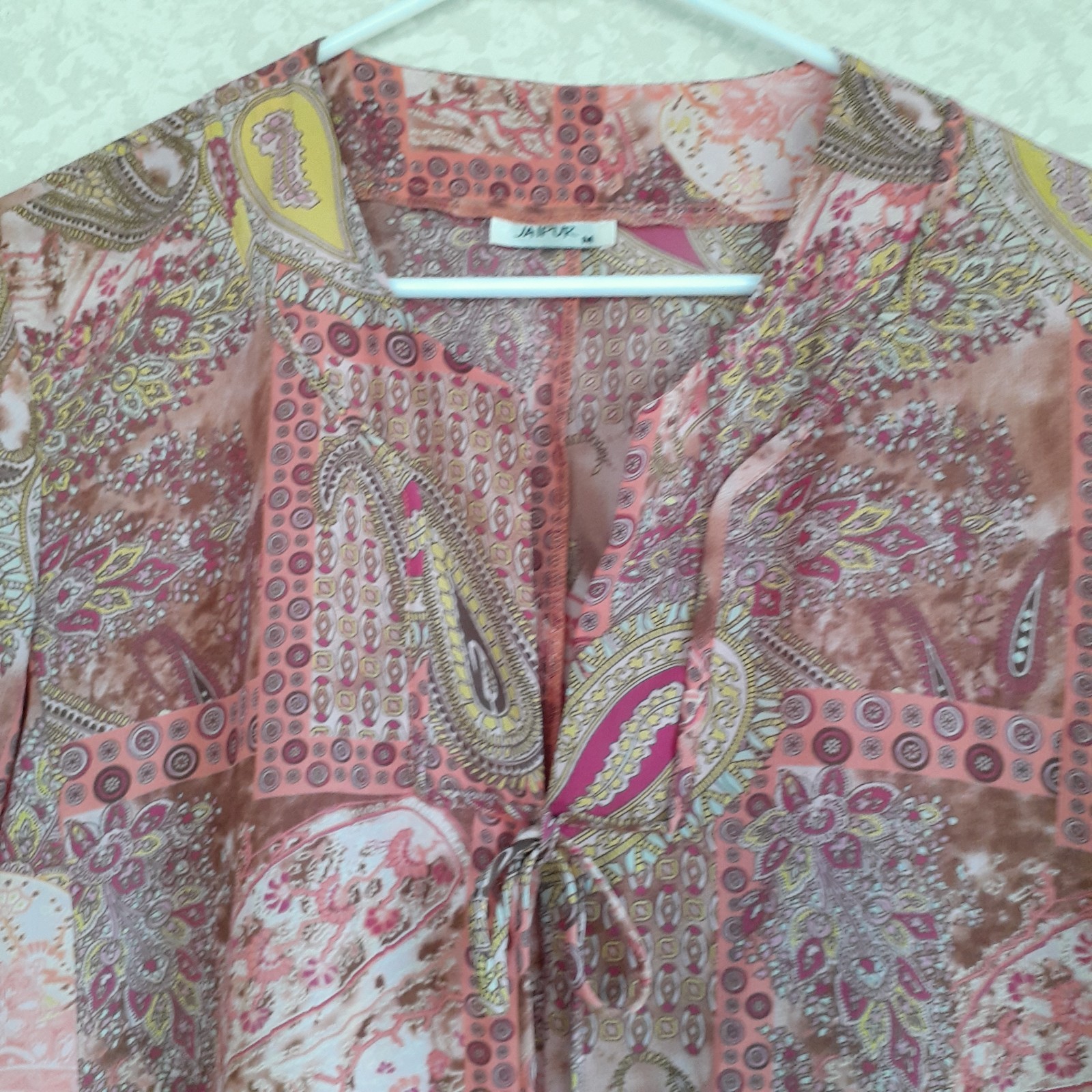Jaipur Womens Top Pink Coral Paisley Upscale Boho V Neck 3/4 Sleeve Flowy Sz M
