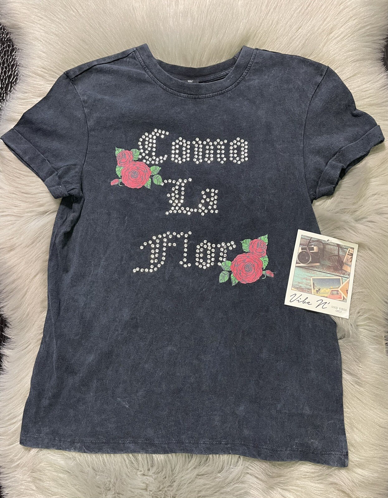 NWT Vibe N Good Vibes Only Studded Cotton Tee Size XS Como La Flor World Tour