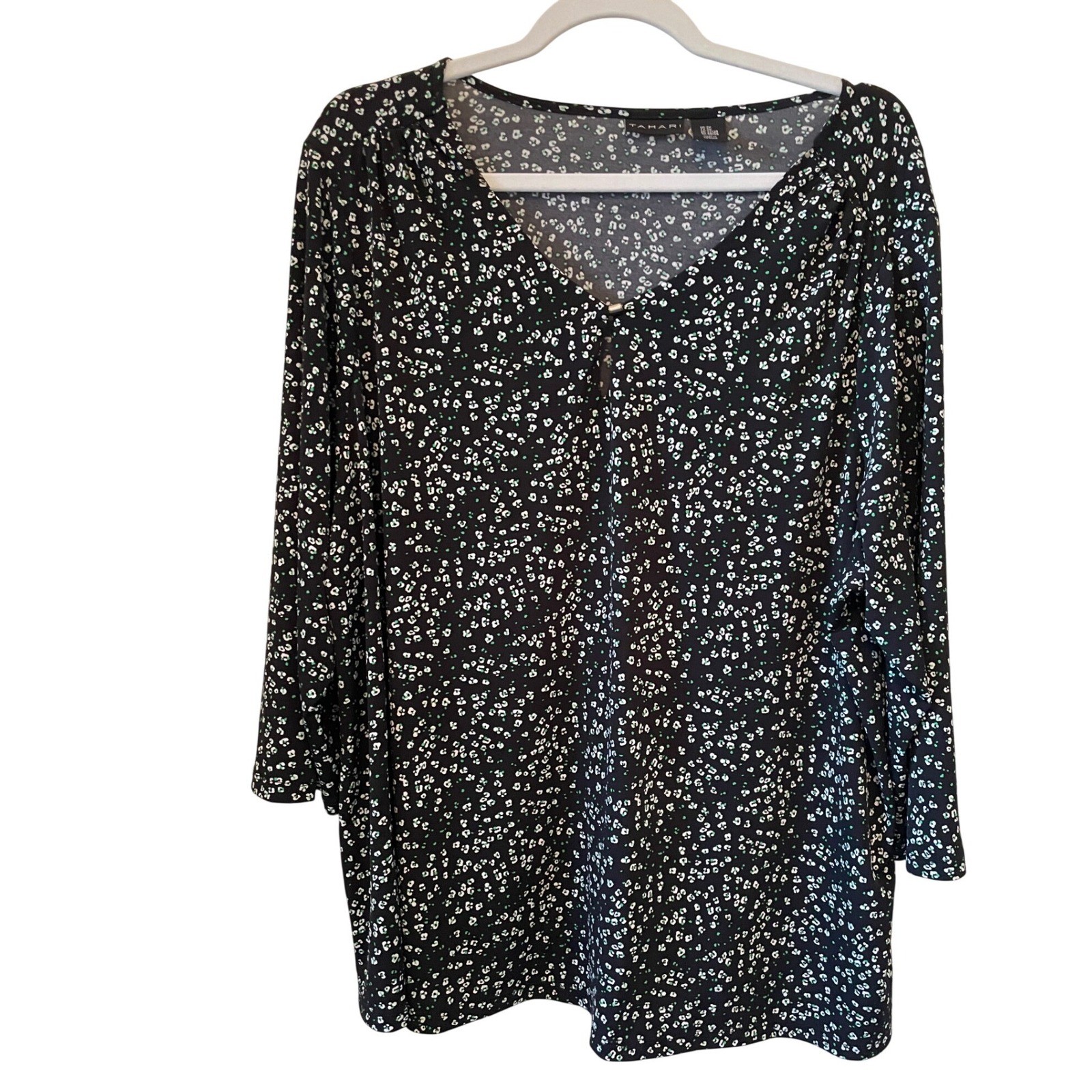 Tahari Size 2X Black Green White Floral 3/4 Sleeve Stretch Blouse Top Keyhole