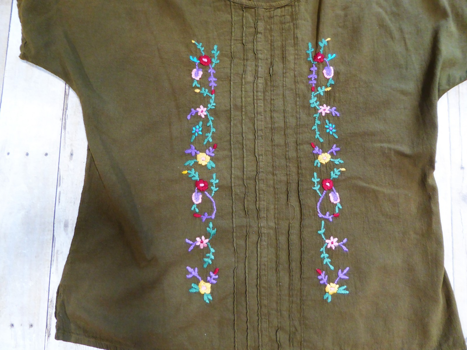 Embroidered Designs Guatemala Floral Top Blouse Pullover Dark Moss Green Boho L