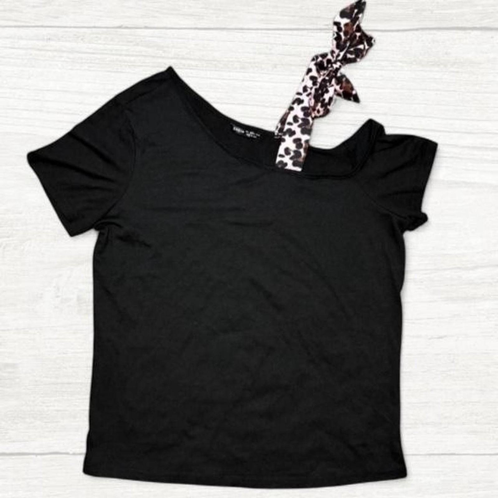 Shein Women’s Black and Pink Shirt