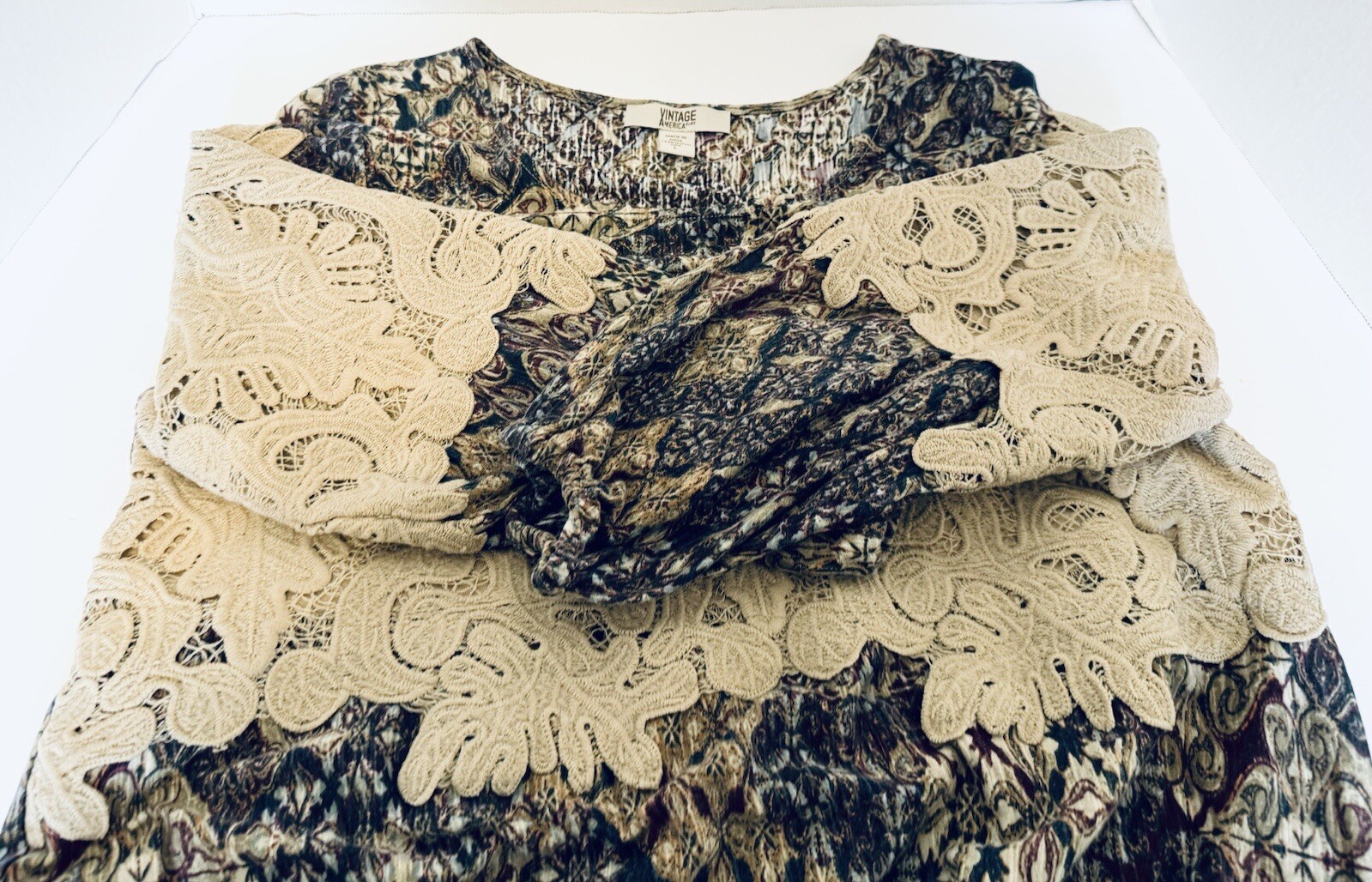 Vintage America Blues Missey Peasant Pull Over Blouse Size Large Tan Lace Panels