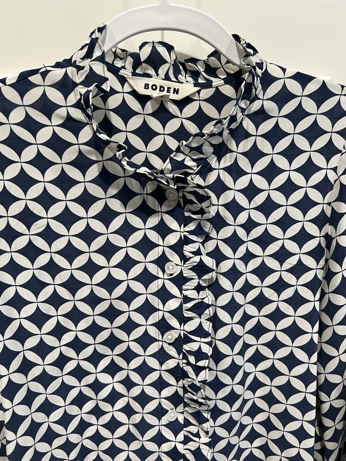 Boden Silk Ruffle Neck Button Up Shirt Size 6 Geometric Print Preppy Career