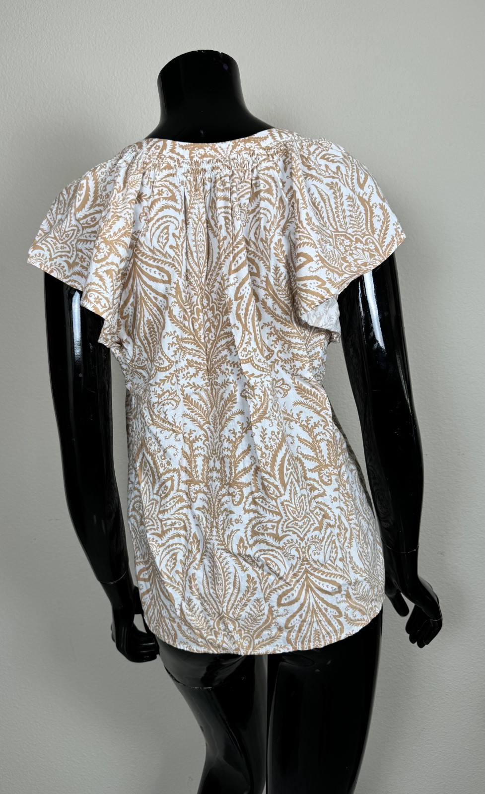 LOFT Womens XS Cream Tan Paisley Blouse Flutter Sleeve Split Neck Button Front T
