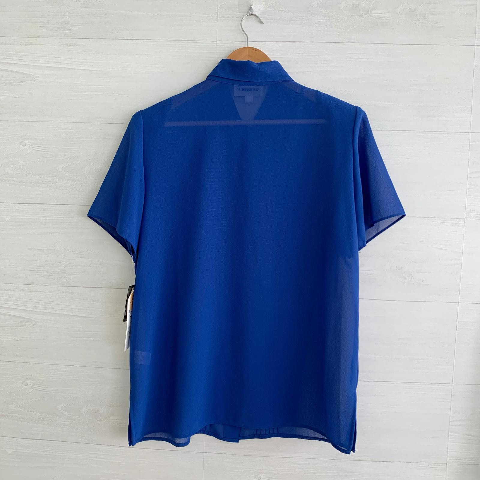 NWT Studio I – Blue sheer short sleeve button front top pleats, sz 14