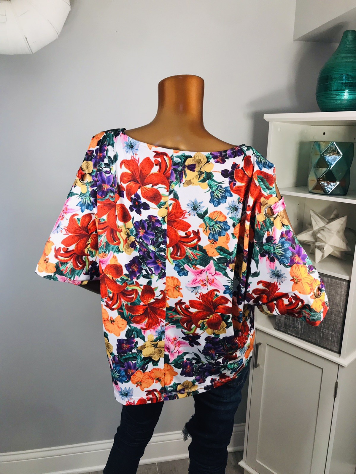 Bold Elements XL Top Stretch Floral Cold Cut Out Sleeves 1/2 Slvs Dolman Blouse