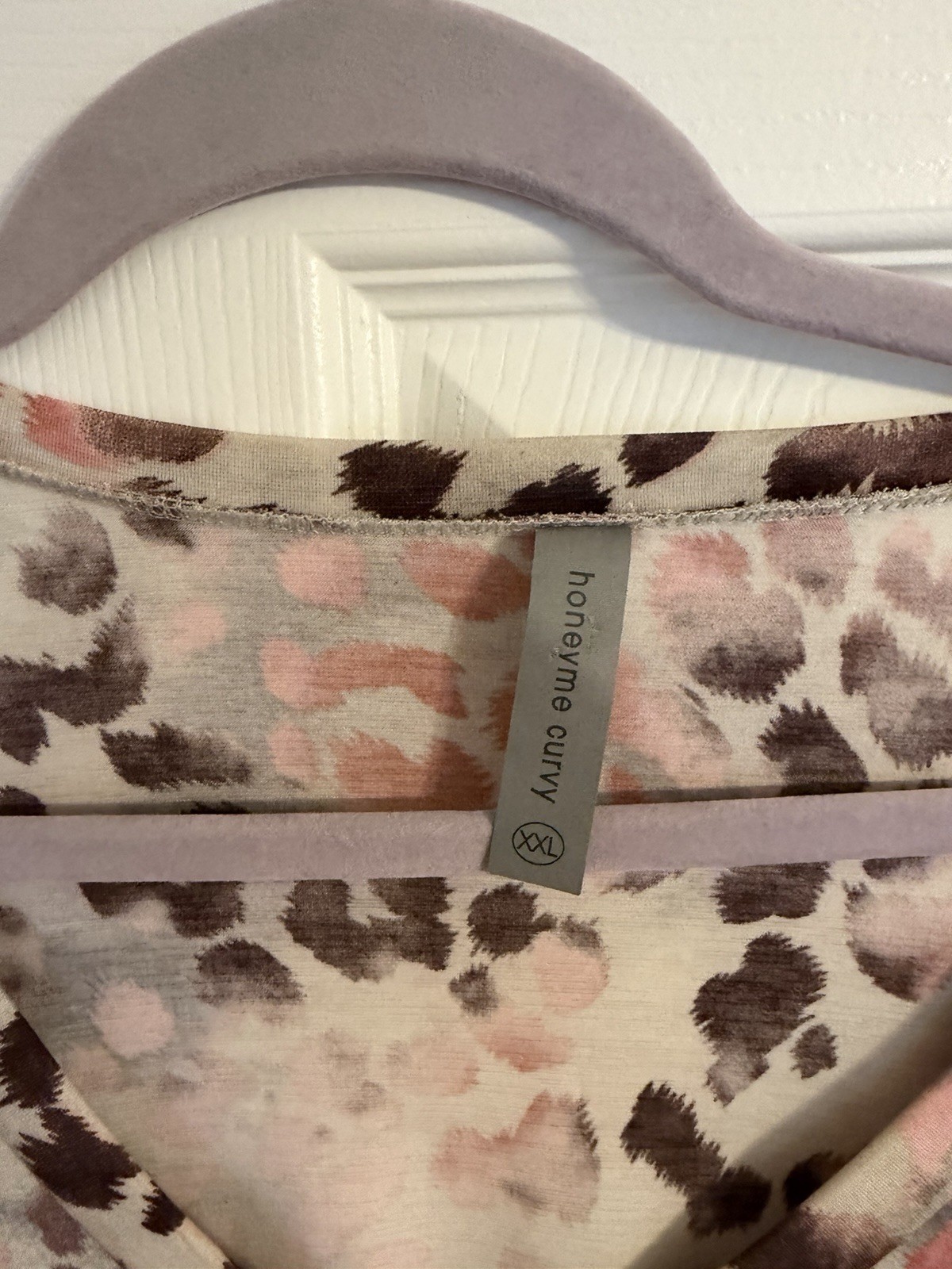 Honeyme Curvy Multi Colored Leopard Print V Neck size XXL NWOT