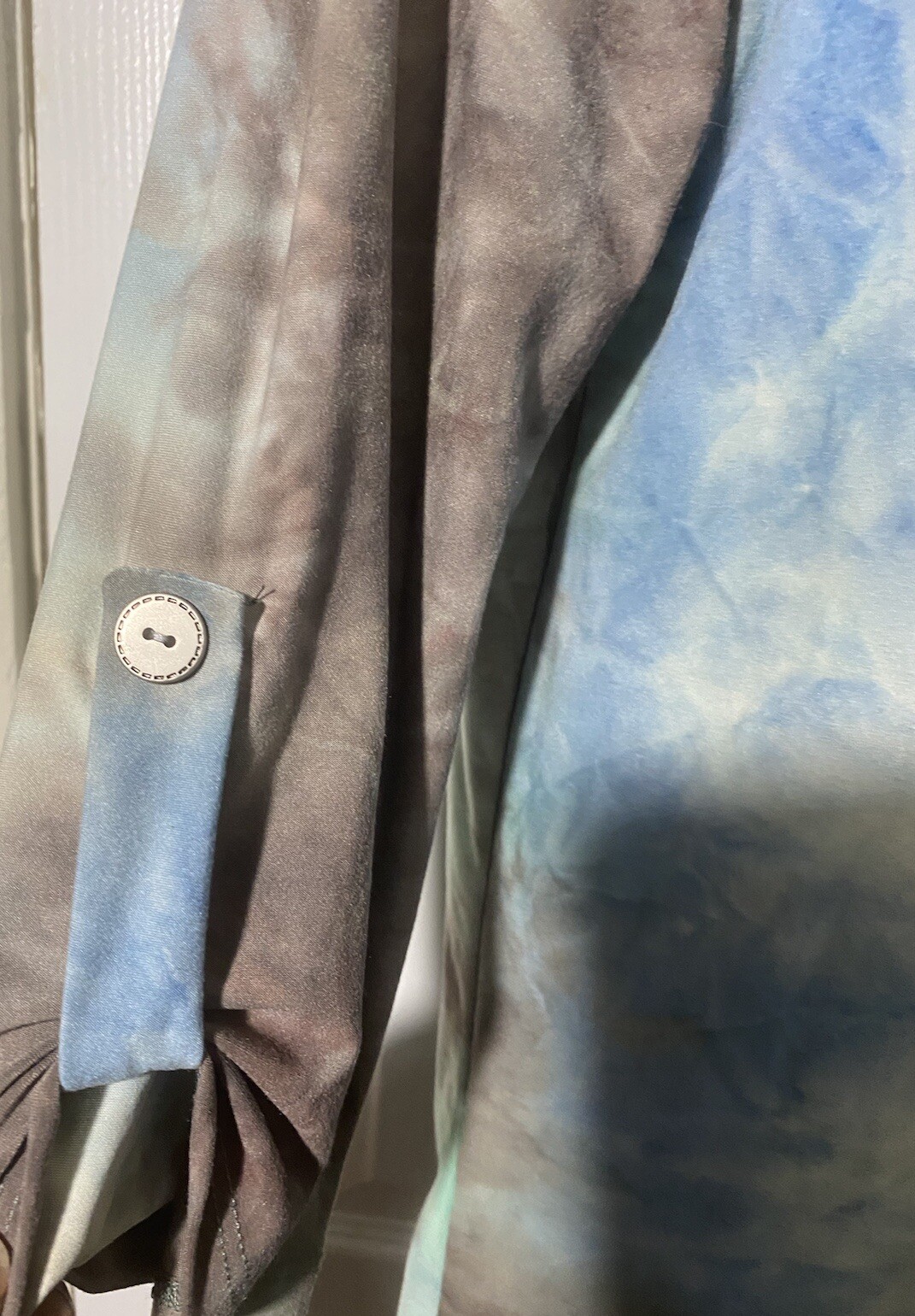 White Birch Tie Dye Size 1X Polyester Pleated Back Vneck Roll Tab Sleeve Boho