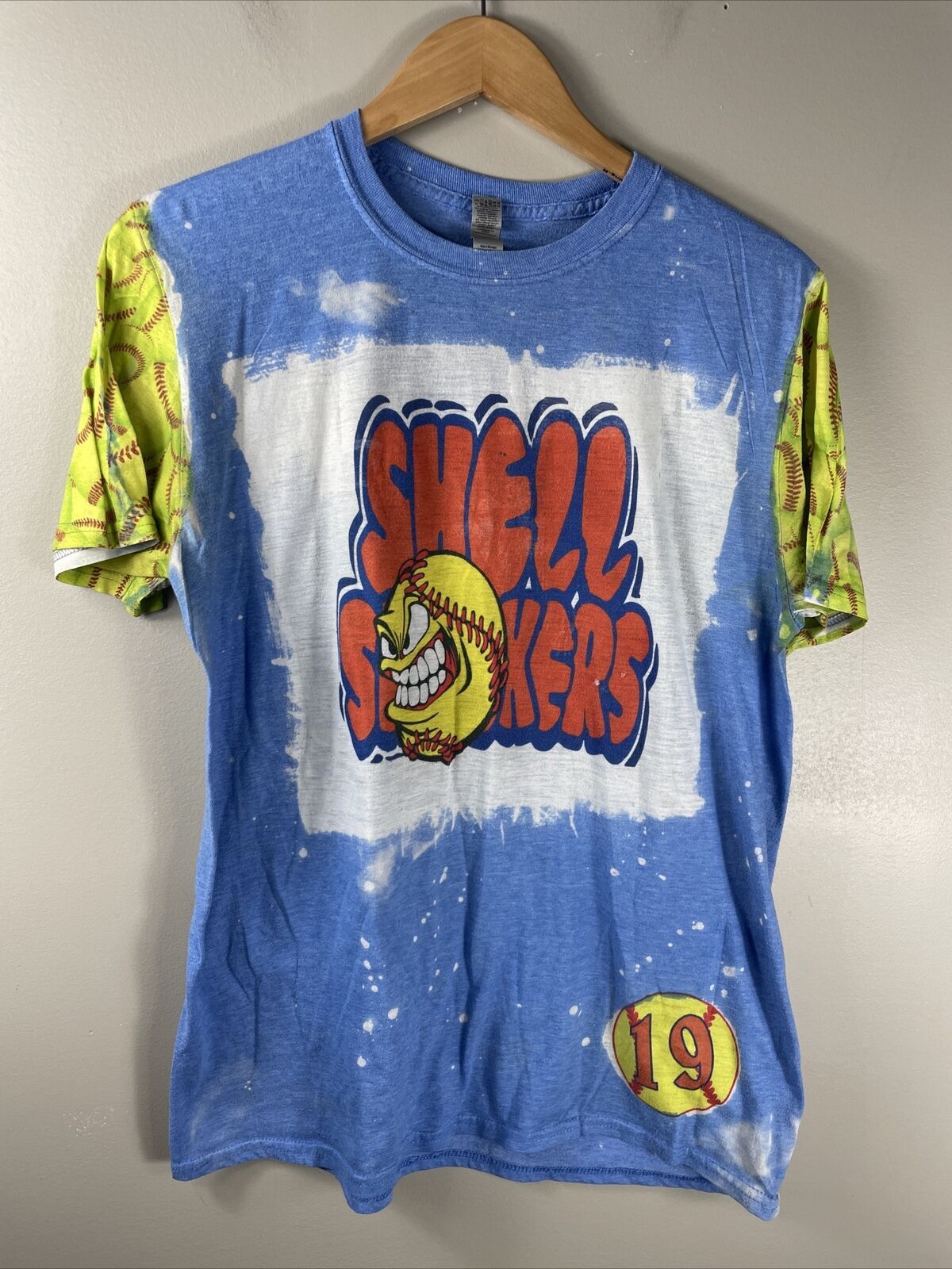 Gildan Bleach Dye Softball “Shell Shockers” T Shirt Women’s Large Blue & Orange