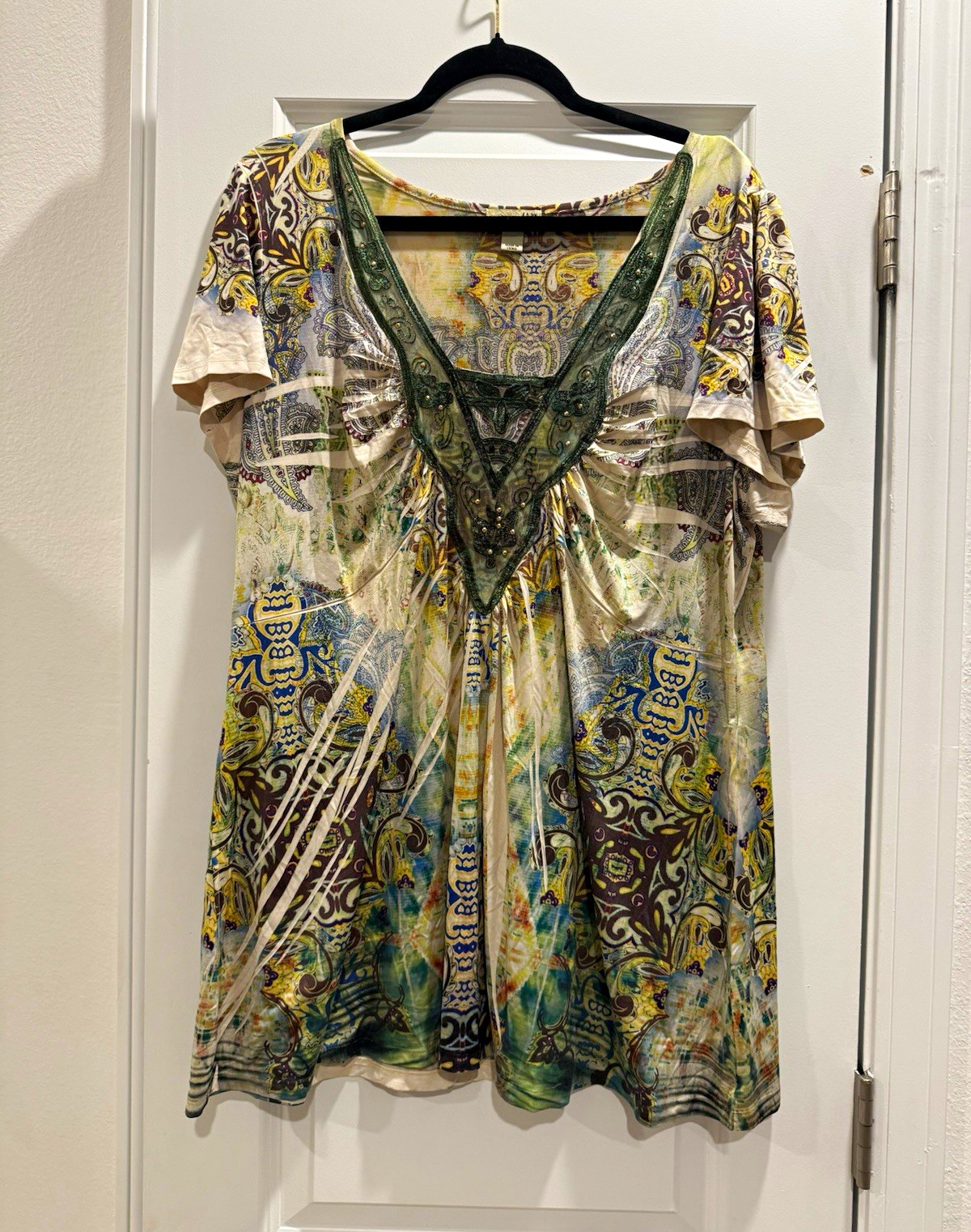 One World Y2K Plus 2X Multicolor Paisley V-Neck Short Sleeve Beaded Tunic Blouse