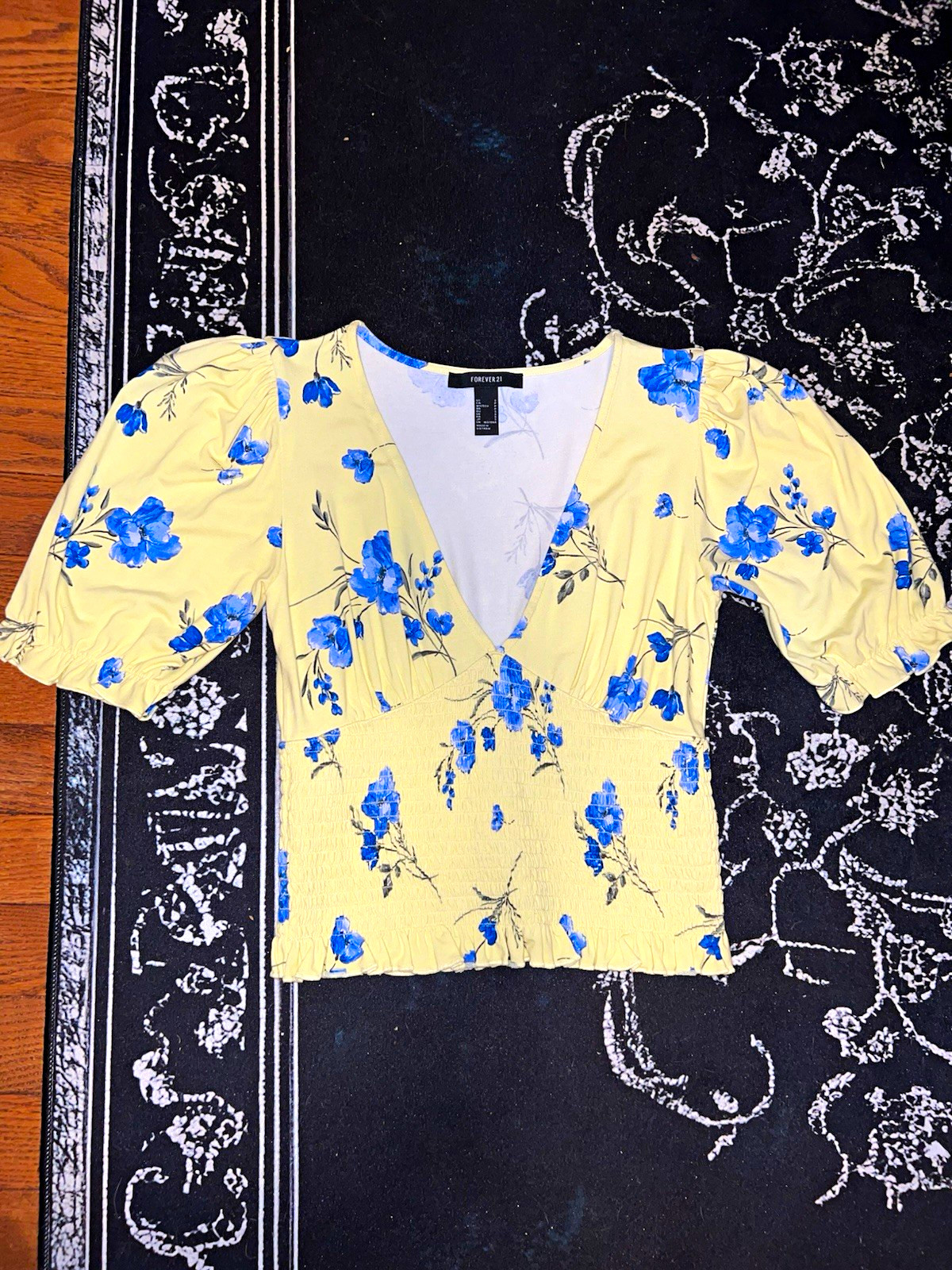 Forever 21 Yellow/Blue Floral Smocked Puffed Sleeve Crop Top – Size S