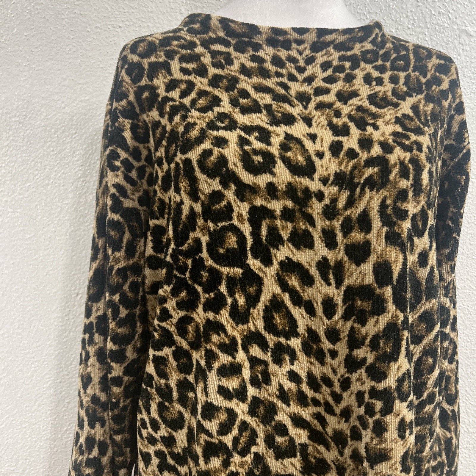 Vintage K.I.K.I.T Women’s Long Sleeve Leopard-Blouse Sweater