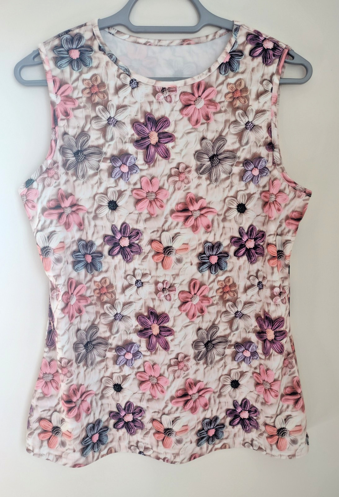 Stylish Floral Sleeveless 3d Top Size 12 Gorgeous UK seller