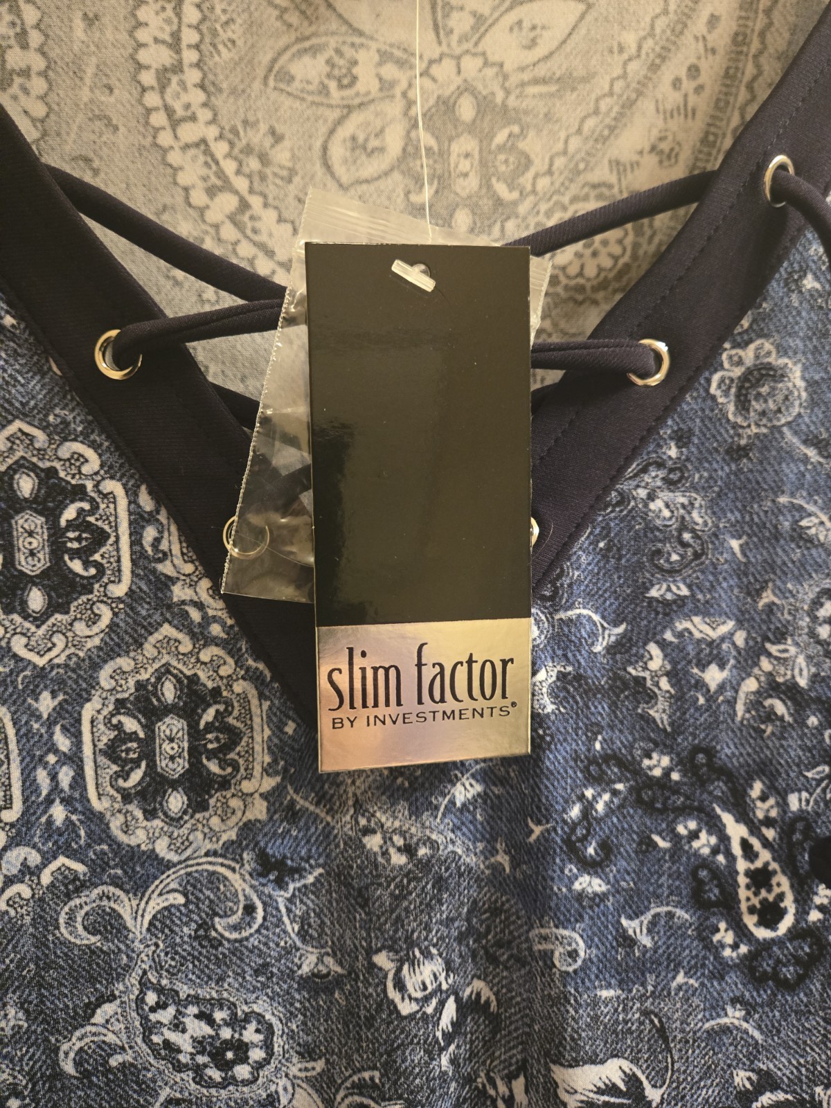 Slim Factor By Investments Women’s Size XL Tunic Top Blue Print V Neck