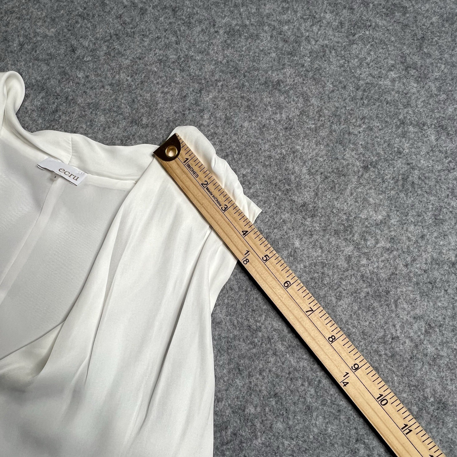 Ecru Womens V-Neck Layered Tiered Sleeveless Tie or Twist Blouse White Size S