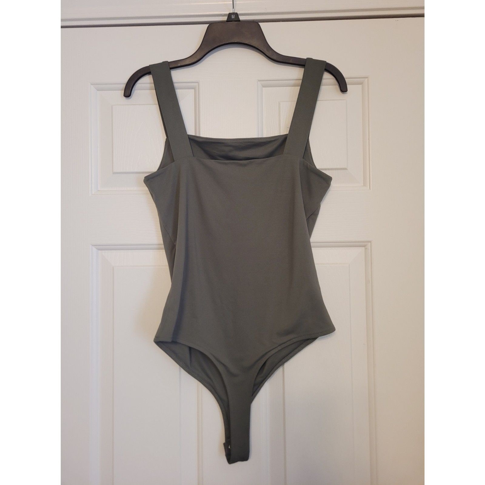 REORIA Women’s Square Neck Bodysuit Olive Green Sleeveless Stretch Size Large