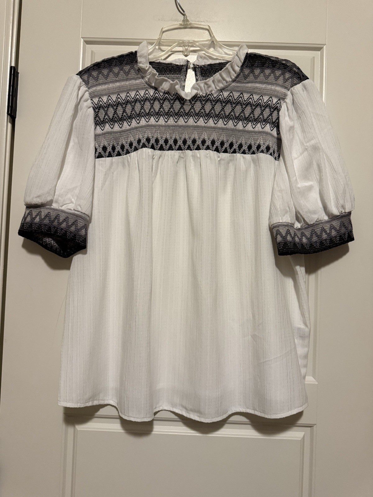 NWOT Womens Sz XL White Black Blouse Shein Smocked Ruffle Puff Sleeve Top Cute!!