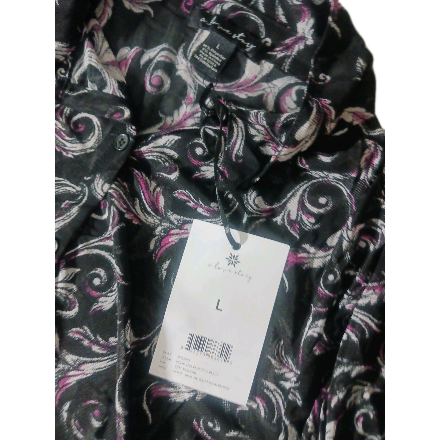 A Love Story Womens Flowers Blouse .size Large .made As Polyster SpandexRN#92054