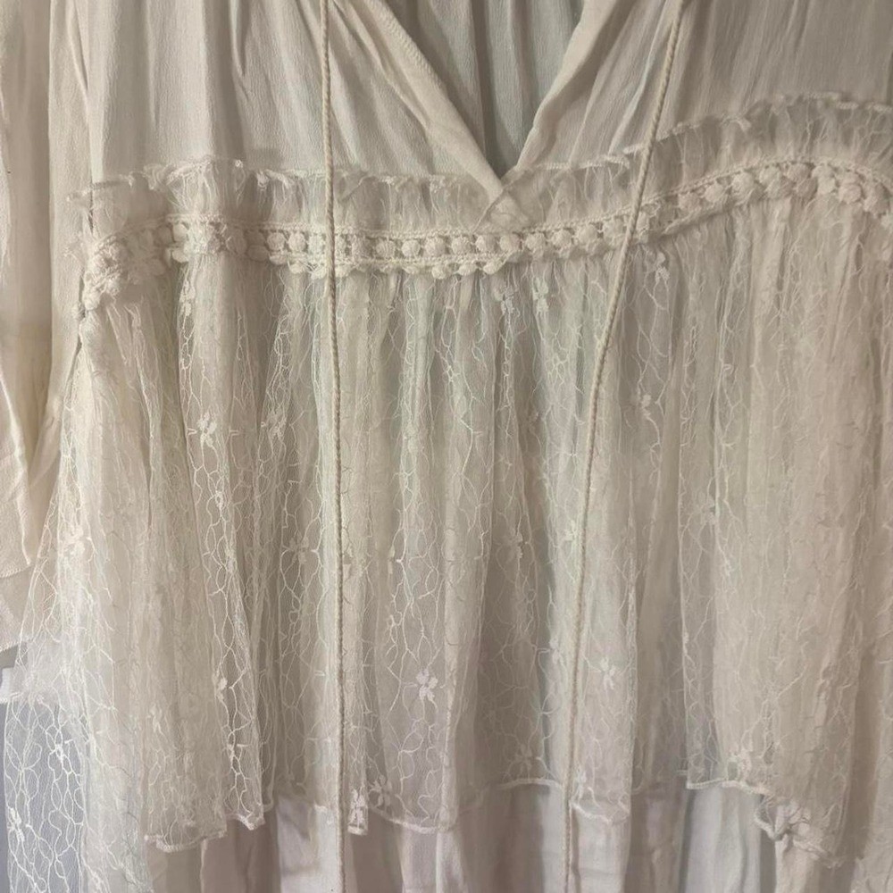POL white lace blouse