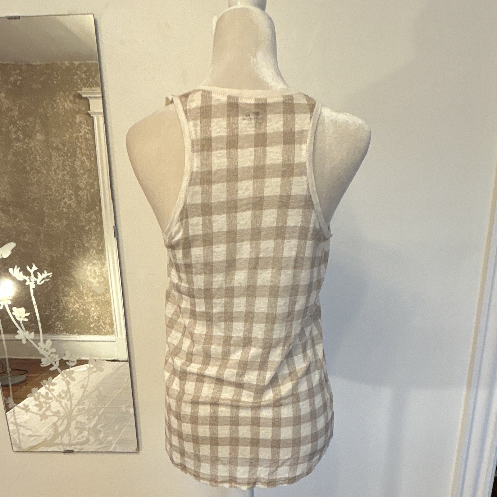 Hi-Line Beige/White Gingham Knit V-Neck Sleeveless Tank Top linen L