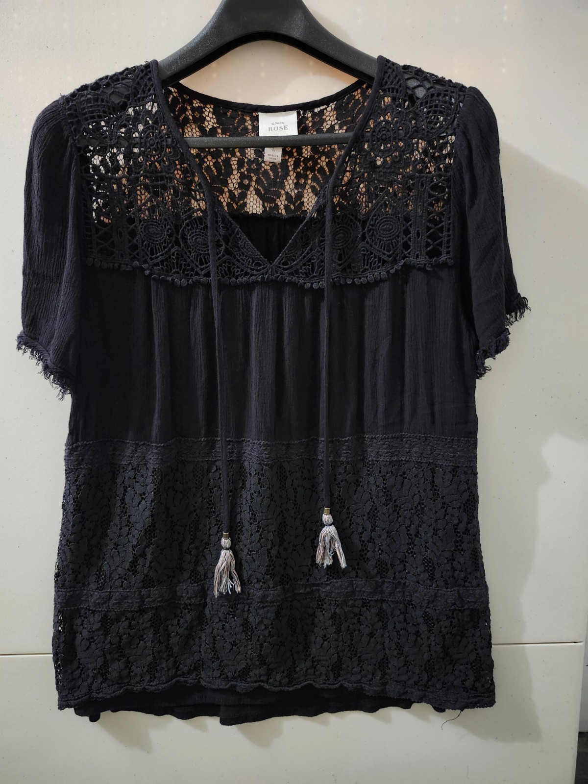 Knox Rose Top Womens L Black Short Sleeve Crochet Lace Tassel Tier Boho Beach
