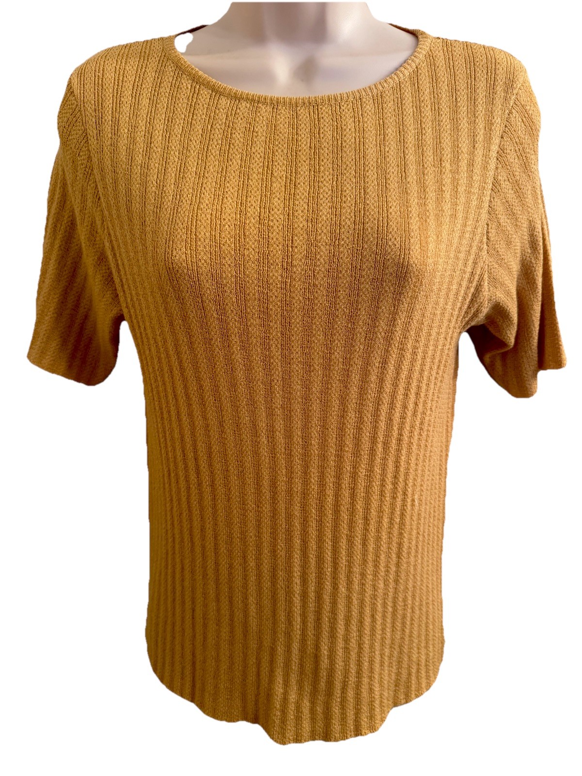 Requirements Womens Medium Vertically Ribbed Knit Short Sleeve Top Gold