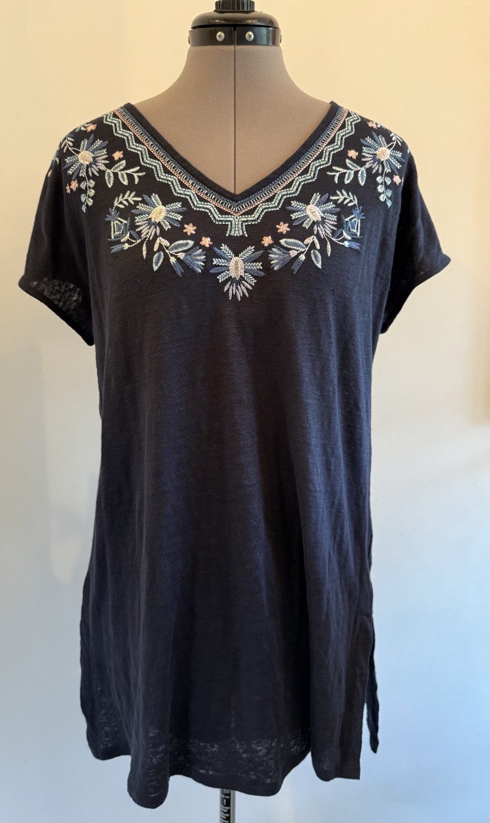 J.Jill Tunic Top Embroidered Neckline Blue 100% Linen Oversized Size Small