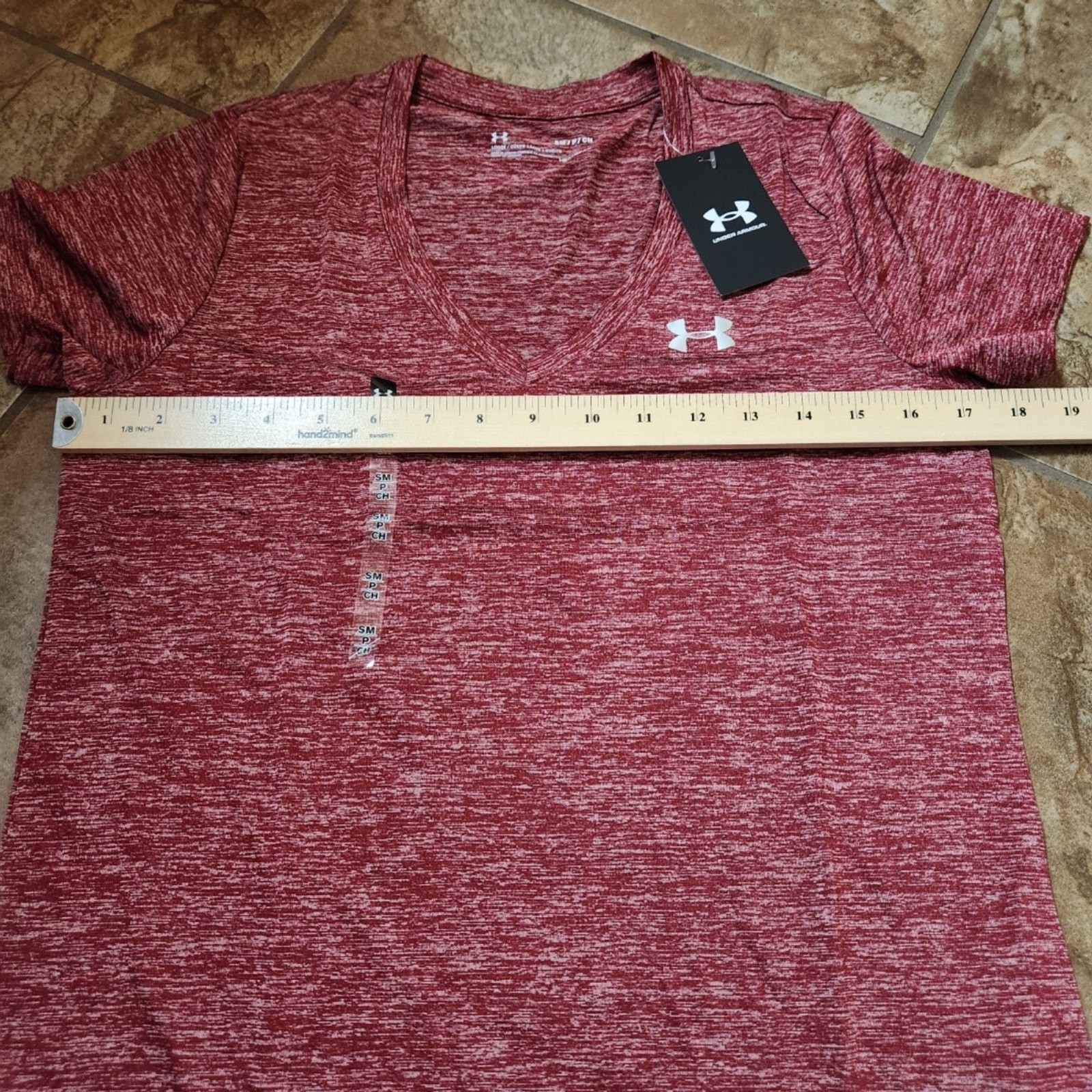 Under Armour HeatGear V‑Neck Tee Women’s Small Black Rose