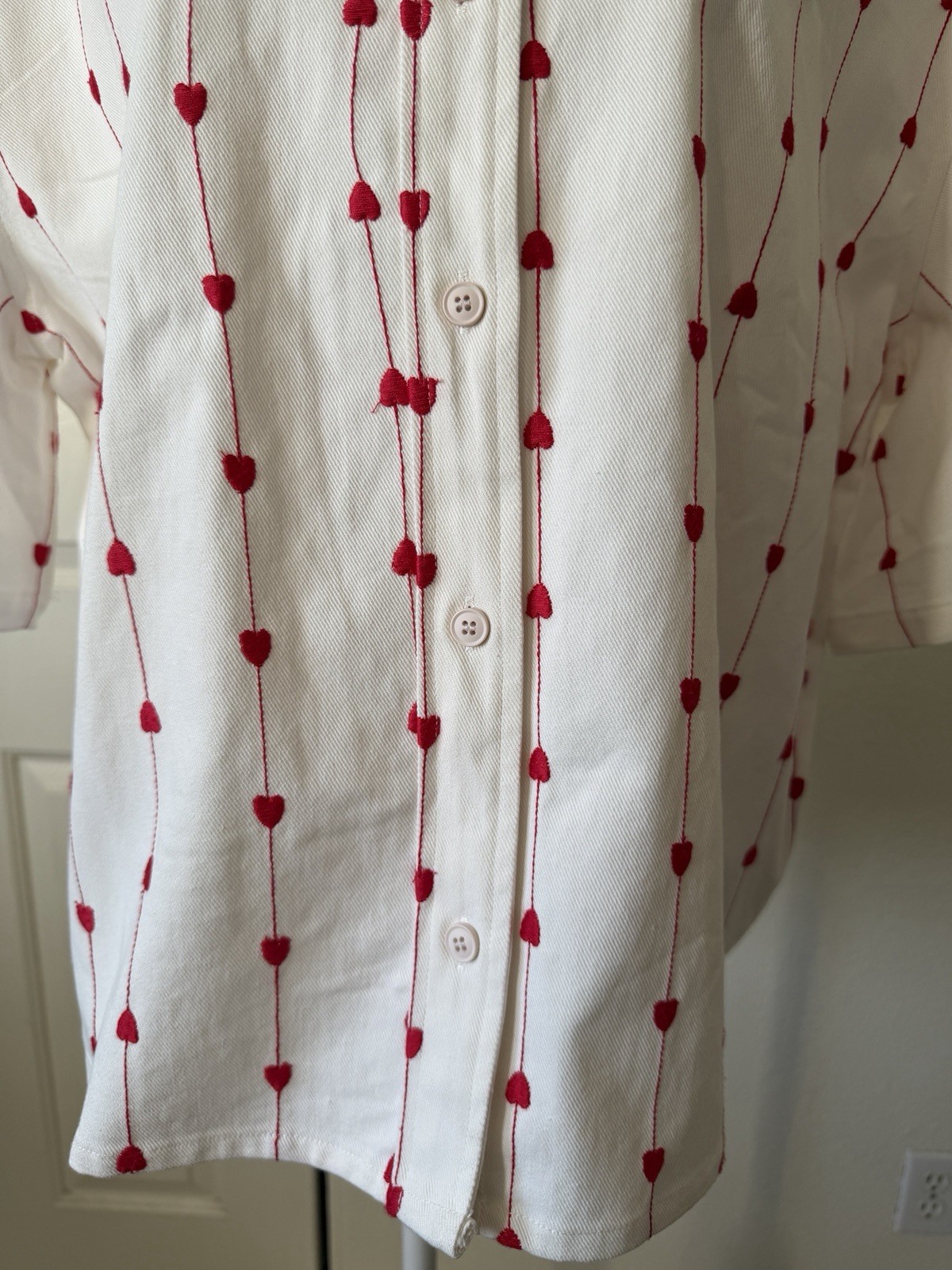 Solitaire Womens White Red Heart Embroidered Button Down Shirt Top XL