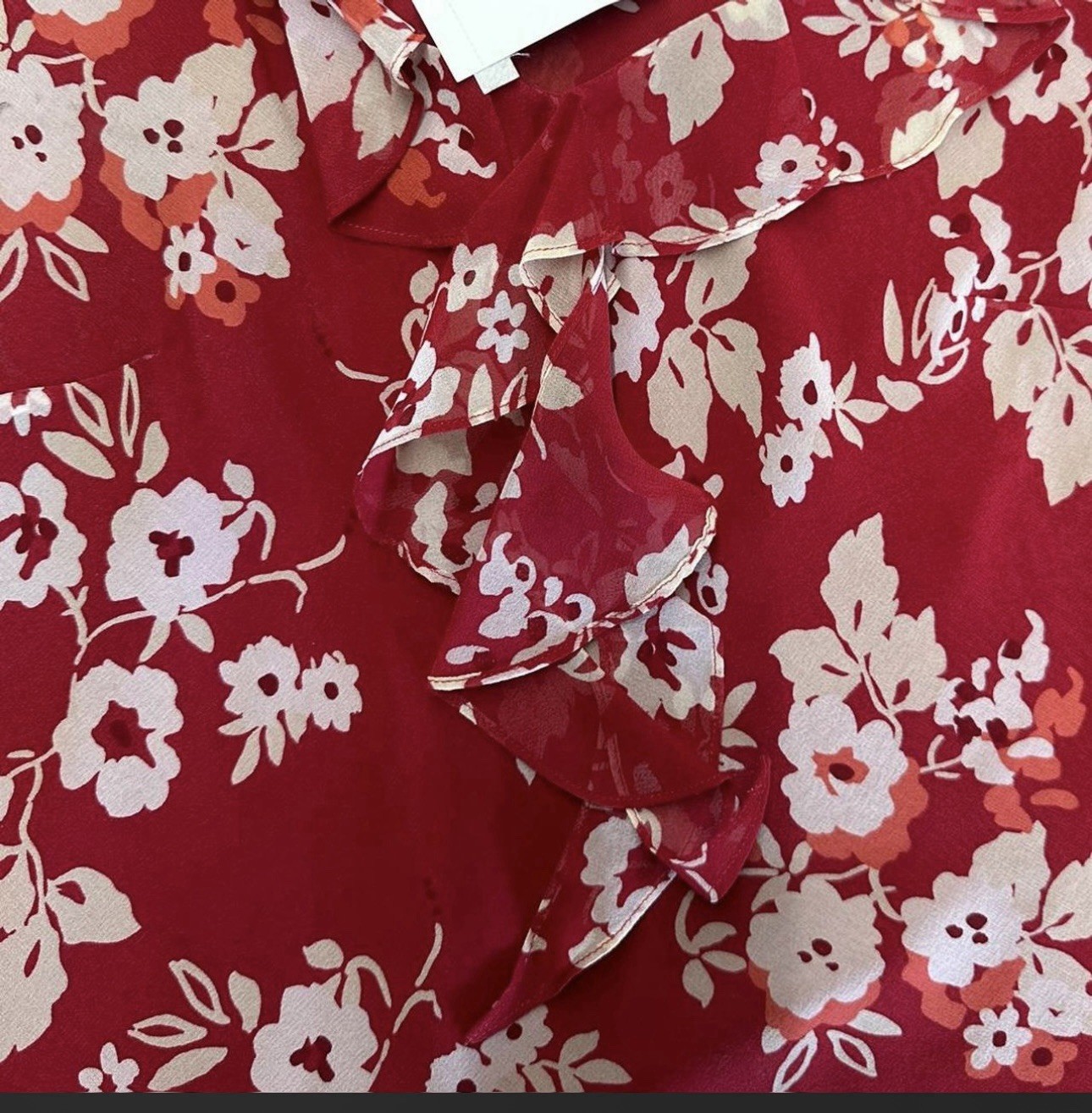 Ann Taylor Loft Red Floral Blouse Size S NWT Without Sleeve