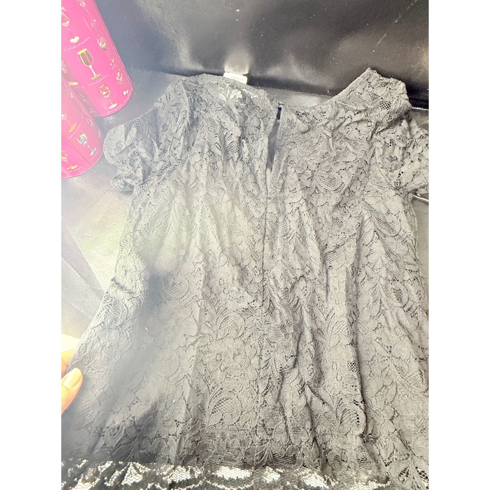 Forever 21 Black Floral Lace Cap Sleeve Top Keyhole Back Scalloped Hem Small NWT