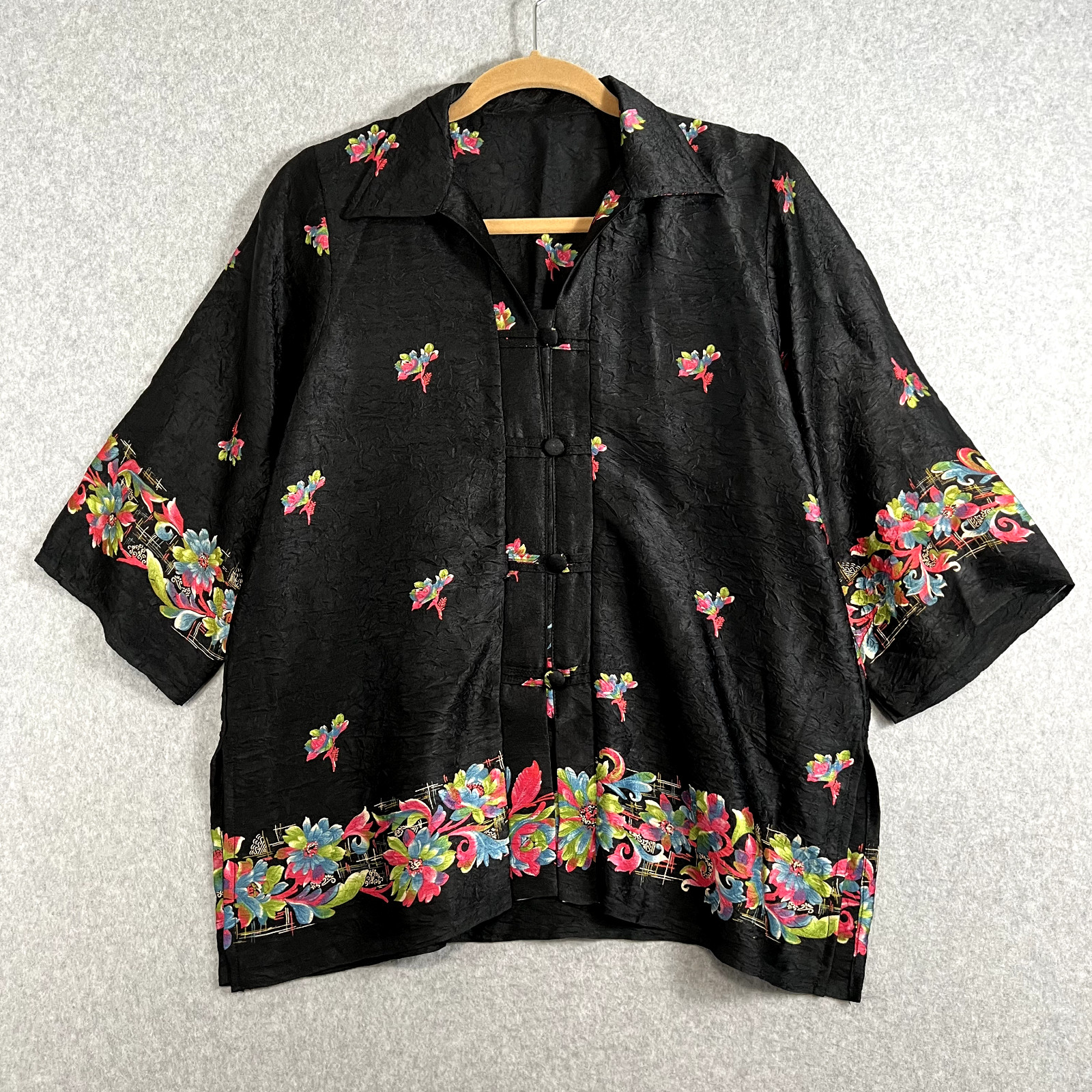 Unbranded Womens L Short Sleeve Asian Style Blouse Black Floral NWOT