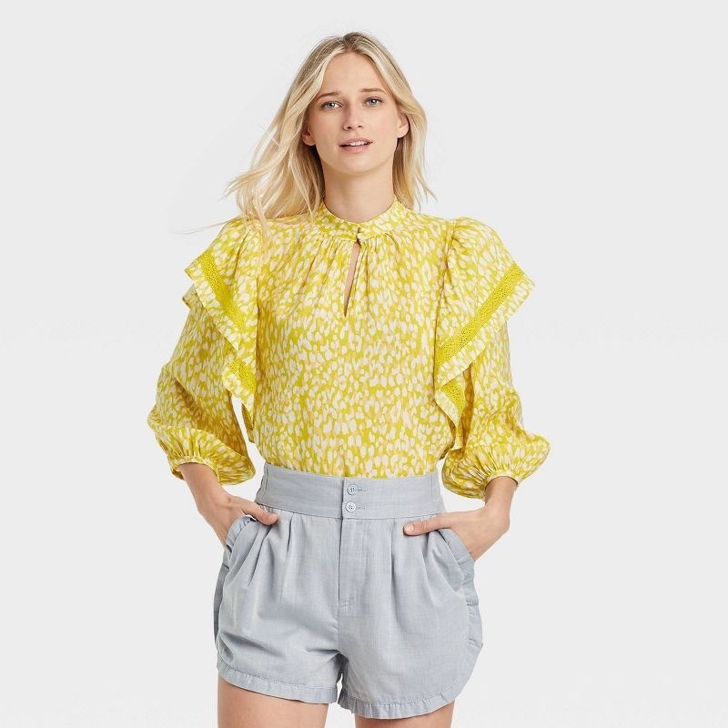 ⭐️$5 WHO WHAT WHERE Yellow-Green Ruffle Accented 3/4 Sleeve Top or Blouse Sz S